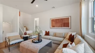 Photo #4: OC25151652 Listing