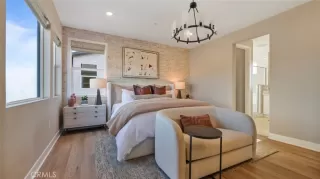 Photo #6: OC25151652 Listing