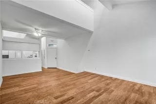 Photo #4: OC25152431 Listing 