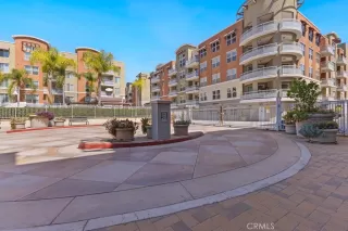 Photo #1: OC25152553 Listing