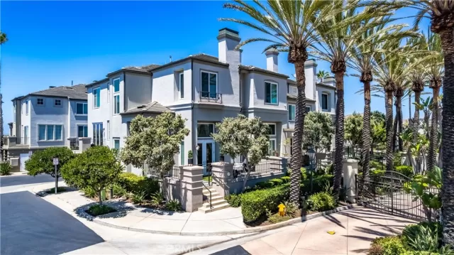 MLS: OC25152701 Condo For Sale