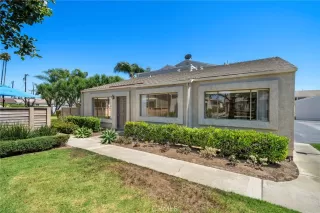 More Details about MLS # OC25153287 : 17842 BEARD LANE 88