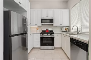 Photo #3: OC25153357 Listing 