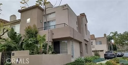 MLS: OC25153379 Condo For Sale