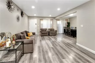 Photo #4: OC25153956 Listing 