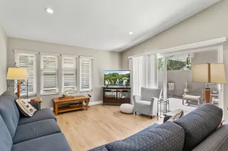 Photo #6: OC25154104 Listing 