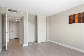 Photo #5: OC25154630 Listing 