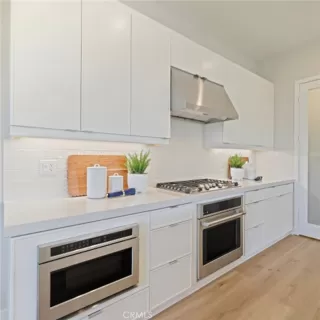 Photo #2: OC25154801 Listing