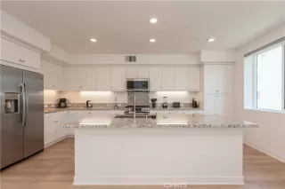 Photo #1: OC25155550 Listing 