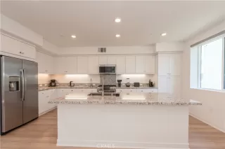 Photo #4: OC25155550 Listing 