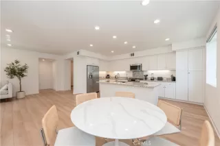 Photo #5: OC25155550 Listing 