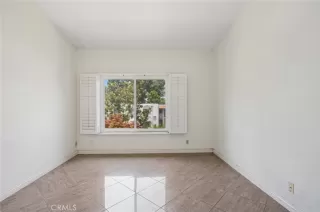 Photo #5: OC25155556 Listing 