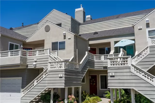 MLS: OC25155901 Condo For Sale