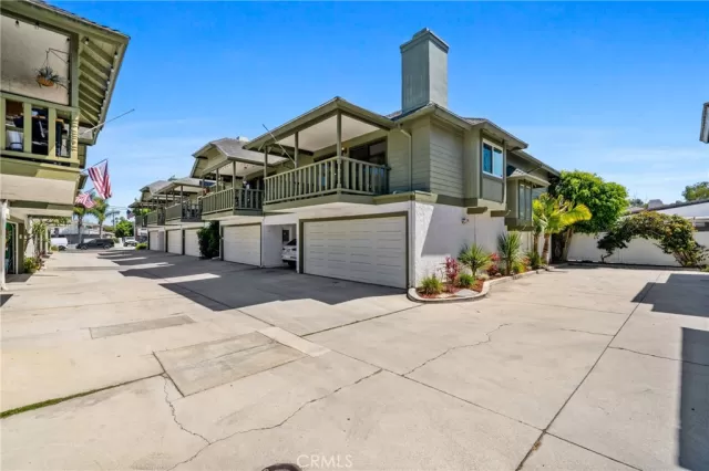 MLS: OC25156912 Condo For Sale