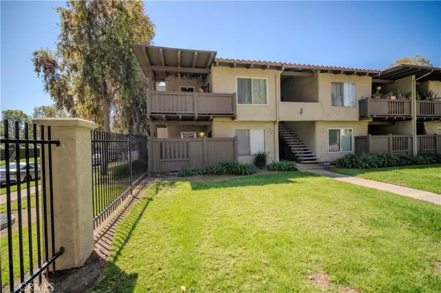 MLS: OC25156984 Condo For Sale