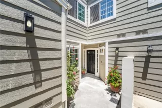 Photo #3: OC25157473 Listing