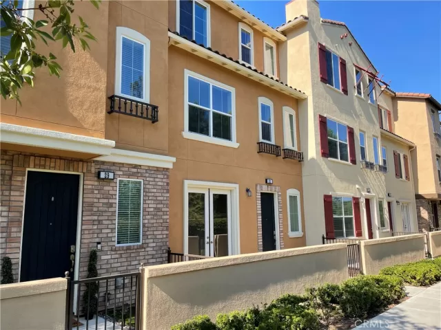 MLS: OC25157604 Condo For Sale