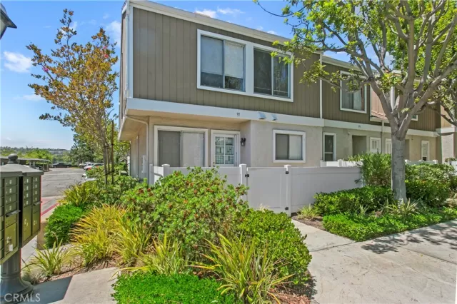 MLS: OC25157888 Condo For Sale