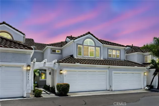 MLS: OC25157891 Condo For Sale