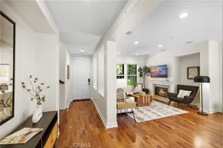 Photo #5: OC25157928 Listing