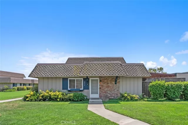 MLS: OC25158188 Condo For Sale