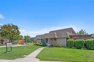 Photo #2: OC25158188 Listing 