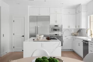 Photo #4: OC25160390 Listing 