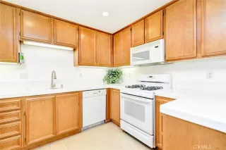 Photo #6: OC25160877 Listing