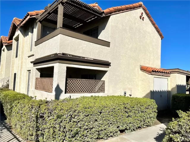 MLS: OC25161104 Condo For Sale