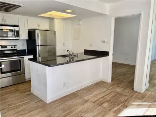 Photo #6: OC25161104 Listing 