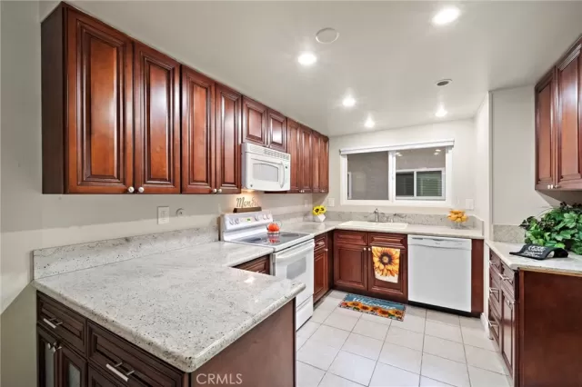 MLS: OC25162006 Condo For Sale