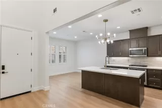 Photo #4: OC25162154 Listing 