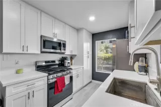 Photo #4: OC25162222 Listing 