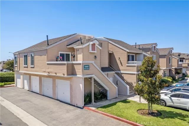 MLS: OC25163173 Condo For Sale