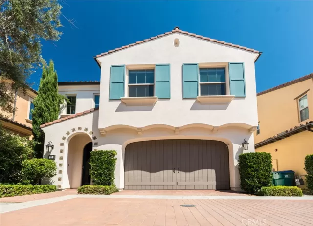 MLS: OC25163319 Condo For Sale