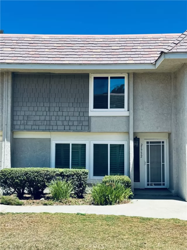 MLS: OC25163994 Condo For Sale