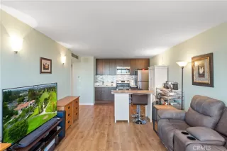 Photo #6: OC25164029 Listing