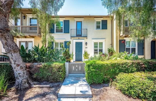 MLS: OC25164994 Condo For Sale