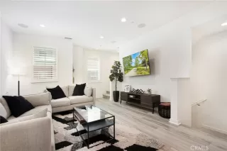 Photo #6: OC25165030 Listing 