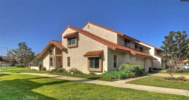 MLS: OC25165053 Condo For Sale