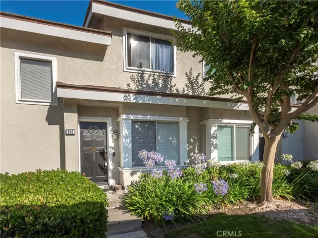 MLS: OC25165168 Condo For Sale