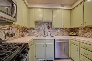 Photo #5: OC25165226 Listing