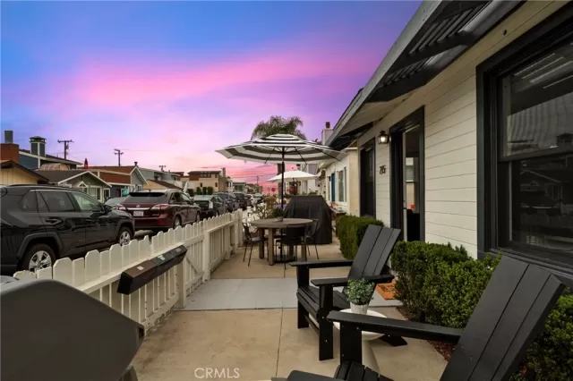 MLS: OC25165586 Condo For Sale