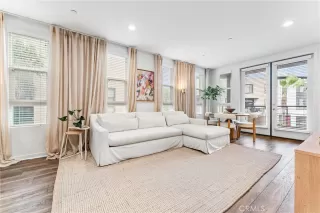 Photo #4: OC25165715 Listing