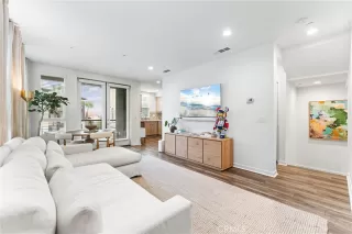 Photo #6: OC25165715 Listing