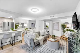 Photo #4: OC25165983 Listing 