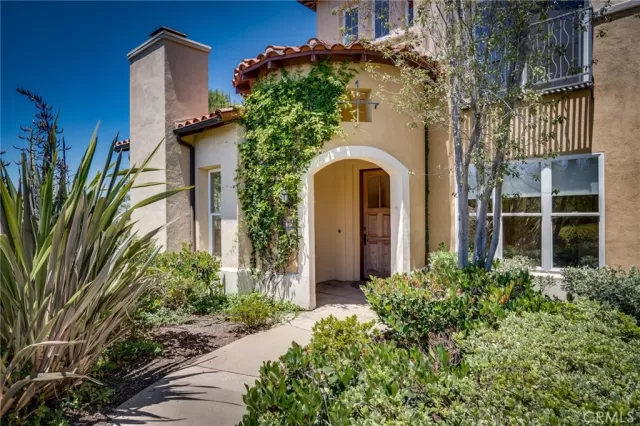 MLS: OC25166703 Condo For Sale