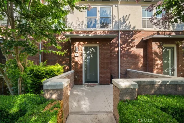 MLS: OC25167487 Condo For Sale