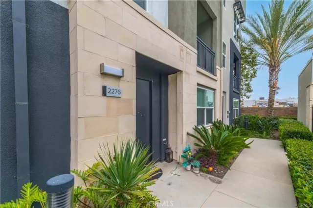 MLS: OC25169133 Condo For Sale
