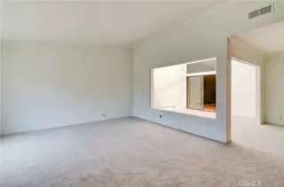 Photo #3: OC25169135 Listing